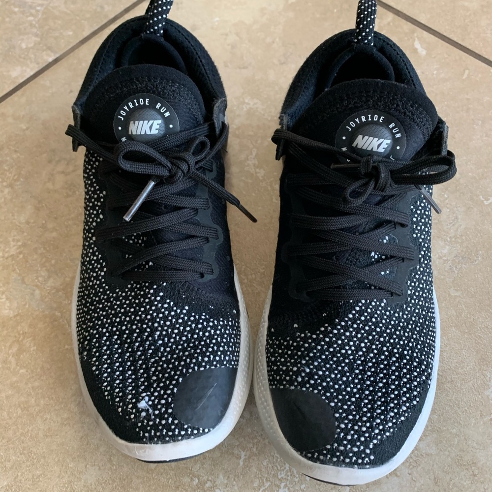 Women’s Running Shoes
